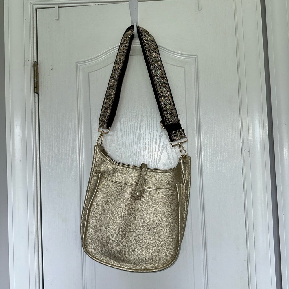 Elegant Gold Shoulder Bag